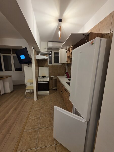 Dristor, chiar la gura de metrou, 5 minute mall Park Lake si parc IOR,